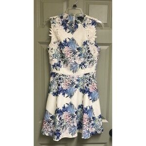SISTER JANE Dress Size Medium White Blue Floral Sleeveless Fit Flare Mini Lace